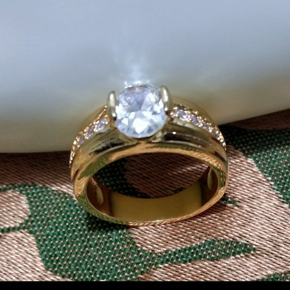 18K yellow gold filled white sapphire Ring - Picture 3 of 4